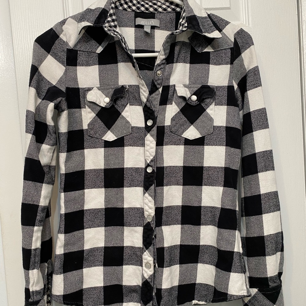 Black and white Delia’s flannel